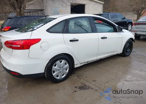 2016 Ford Focus S from USA, damaged, VIN 1FADP3E28GL264574